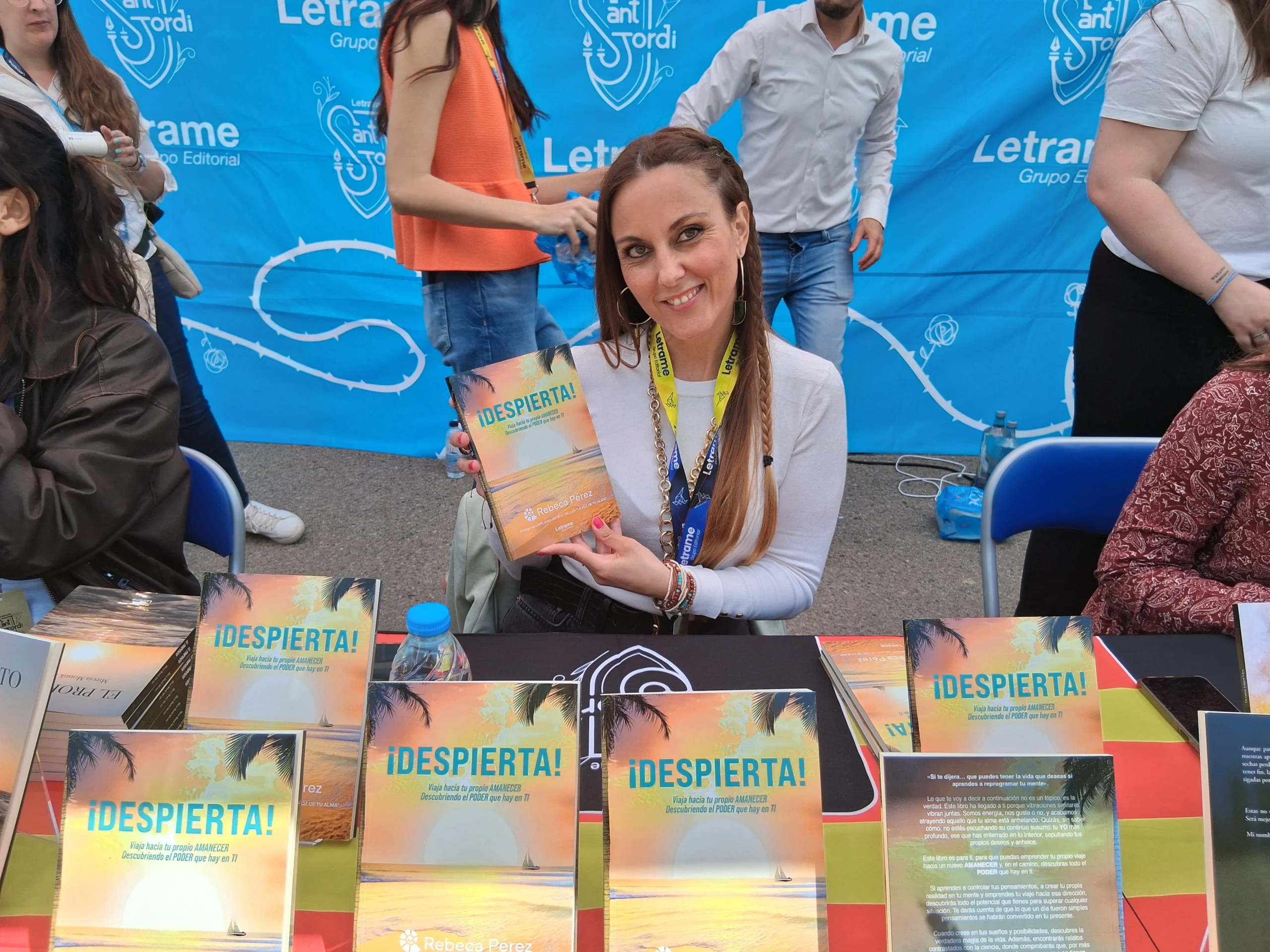Rebeca Pérez Giménez presenta su primer libro en Sant Jordi 2025: un viaje transformador hacia el despertar personal
