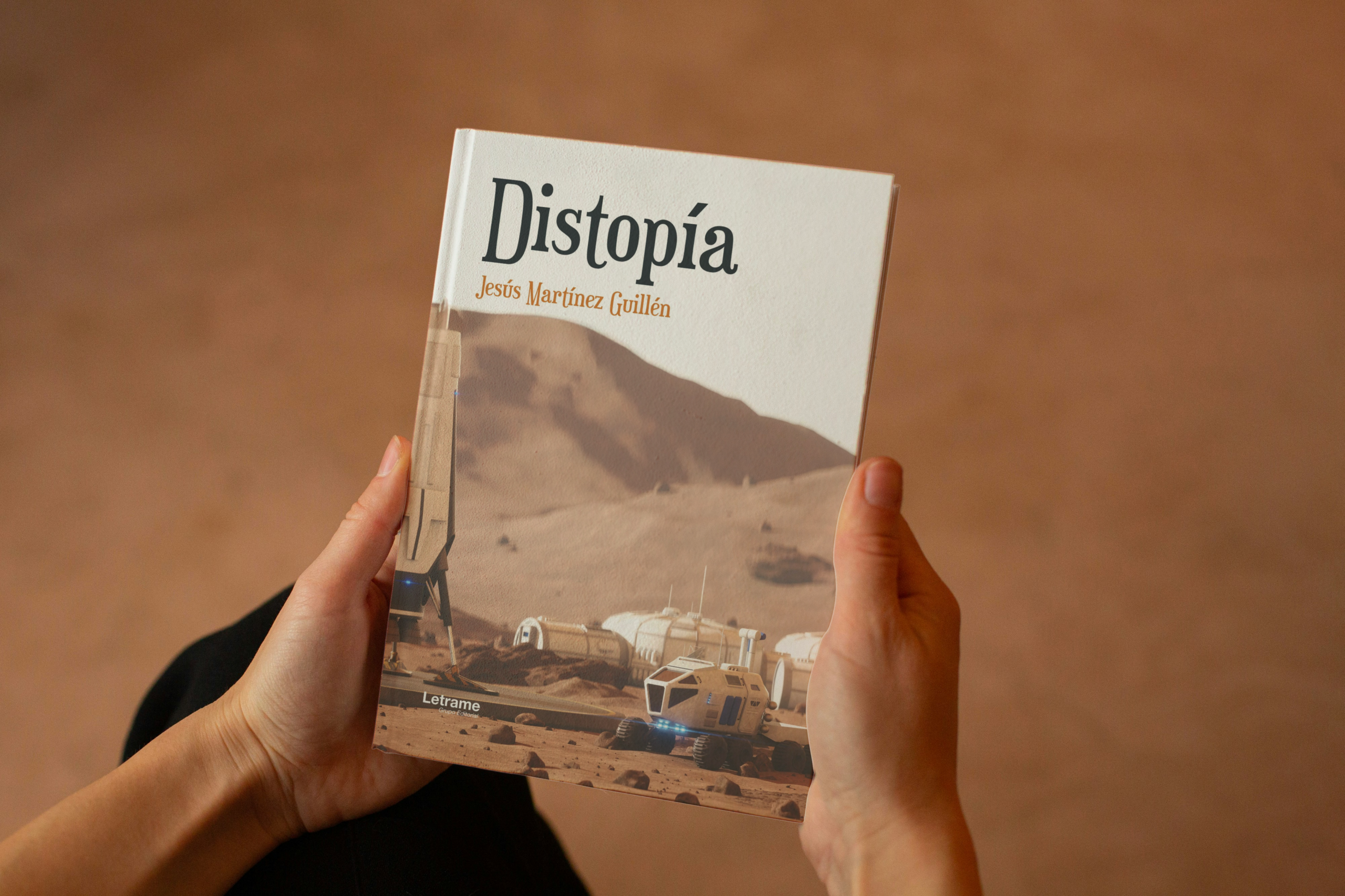 Jesús Martínez Guillén: del caos de “Entropía” al orden imposible de “Distopía”